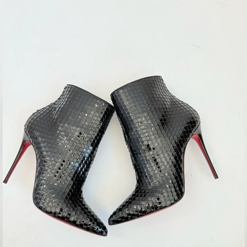 Christian Louboutin So Kate Booty 100mm patent black bird ankle boots EU 38